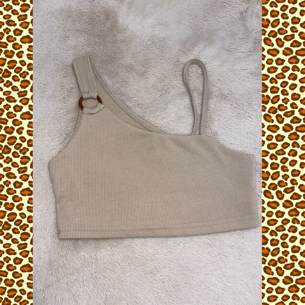 ‼️SOLD‼️ Cute shoulder crop top - Size S